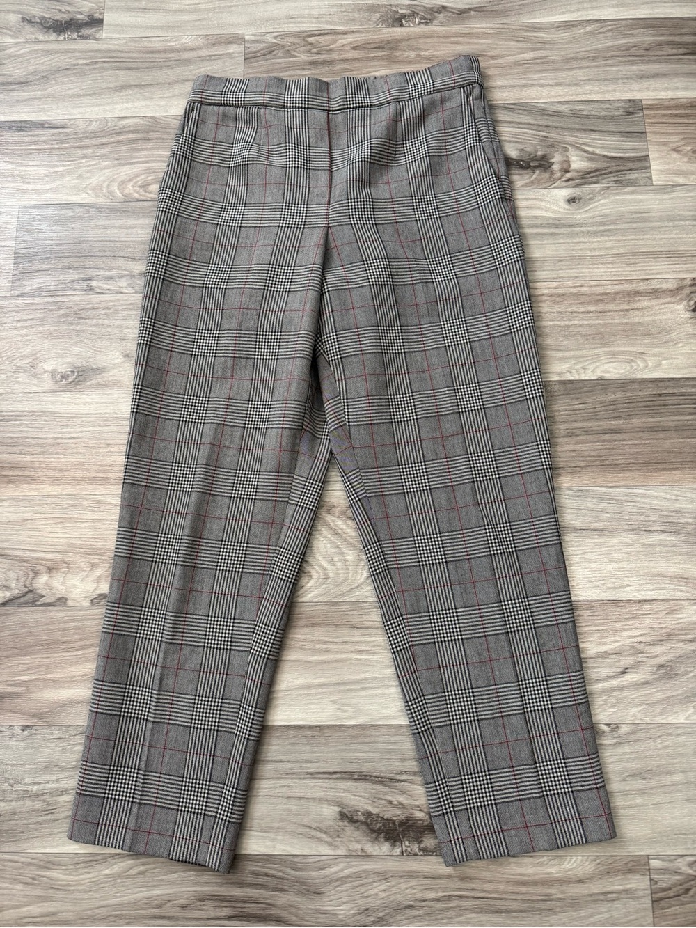 Aritzia Babaton Conan Crop Pant in Black and Red Plaid Size 10